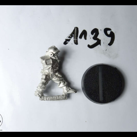 40K METAL ROGUE TRADER  IMPERIAL GUARD TROOPER 3