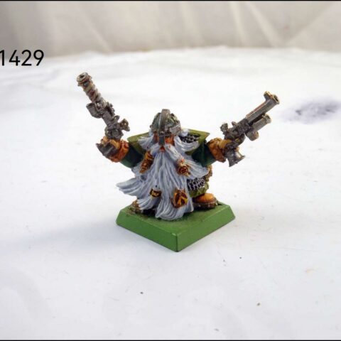 METAL DWARF MASTER ENGINEER WITH BRACE OF PISTOLS dans backpack