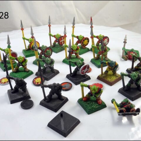 PLASTIC ORCS & GOBLINS 19 X NIGHT GOBLIN SPEARMEN dont 4 cass?s