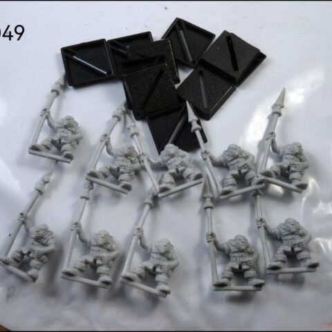 PLASTIC ORCS & GOBLINS 10 X NIGHT GOBLIN SPEARMEN